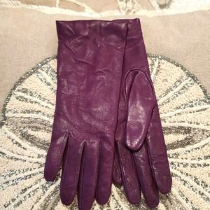 Womens leather gloves. Nwot